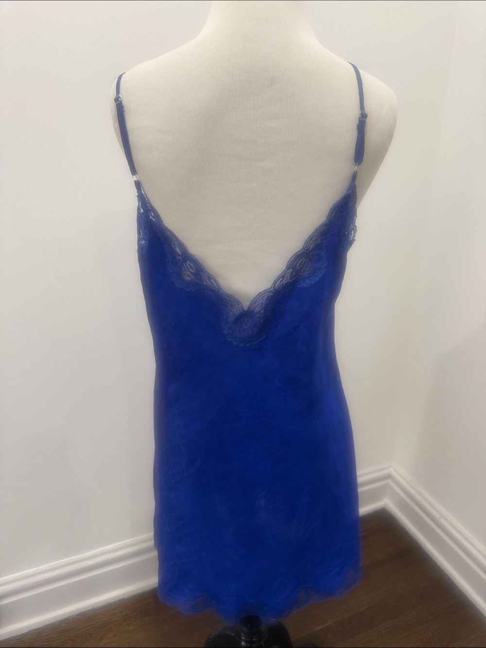 Vntg Victoria’s Secret Gold Label Blue Lace Trim Satin Robe & Chemise Set M/SP - Picture 5 of 10